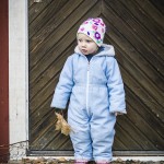 Melle skogen porträtt minellie löv gunga barn 