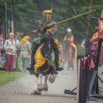 Barocka damer och tornerspel på Skoklosters slott tornerspel svärd slott skoklosters slott skokloster riddarspel riddare lans hästar damer barocka damer barock 