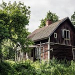 Ödehuset med äppelträdgården torp stuga skogen övergivet ödetorp ödehus öde deserted house deserted äppelträdgård äppeltorpet 