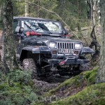 Offroad Rörken December uteiskogen skogskörning skogen rörken offroad lerkörning lera jeep flyger 