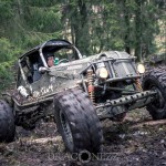 Offroad Rörken December uteiskogen skogskörning skogen rörken offroad lerkörning lera jeep flyger 