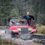 Offroad Rörken December uteiskogen skogskörning skogen rörken offroad lerkörning lera jeep flyger 