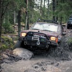 Offroad Rörken December uteiskogen skogskörning skogen rörken offroad lerkörning lera jeep flyger 