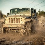 Offroad Sandlycke December vattenkaskader vatten skogskörning sandlycke offroad lerigt jeep 