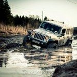 Offroad Sandlycke December vattenkaskader vatten skogskörning sandlycke offroad lerigt jeep 